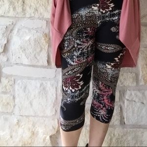 Paisley print buttery soft capri